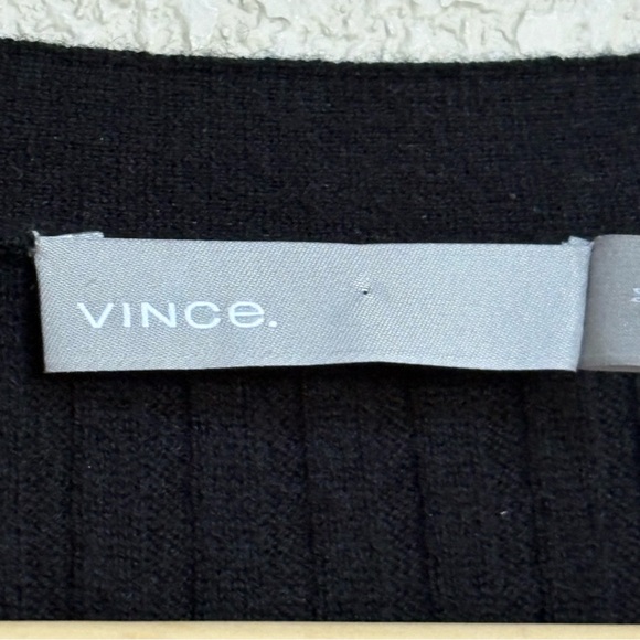NWT Vince Black 100% Cashmere Ribbed Button Front Pocket Cardigan Sweater M - Picture 7 of 13